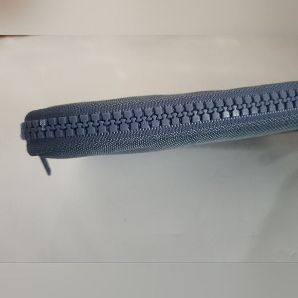 Herschel Laptop Sleeve Case - Picture 4 of 4